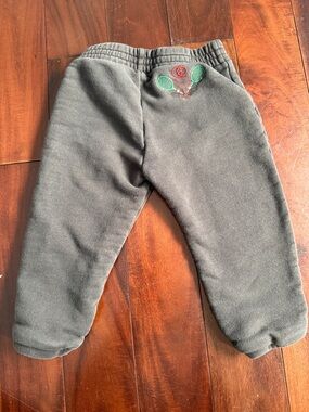 Gucci Gray Kids Sweatpants with Tennis Racket Embroidery - 24 months